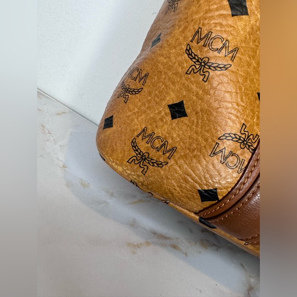 MCM Visetos Tote - Picture 6 of 9